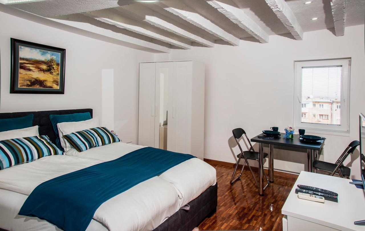 Apartment Atelje Downtown Belgrado Buitenkant foto